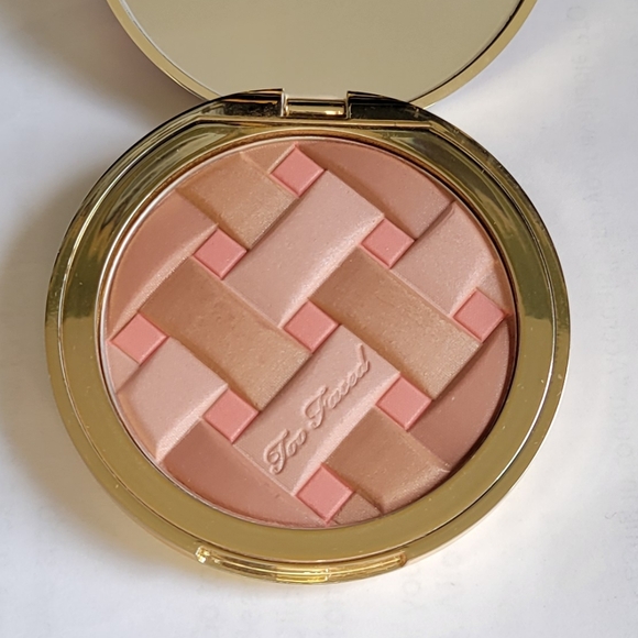 Too Faced Sweetie Pie HTF Radiant Matte Bronzer 13.5g - Picture 4 of 4